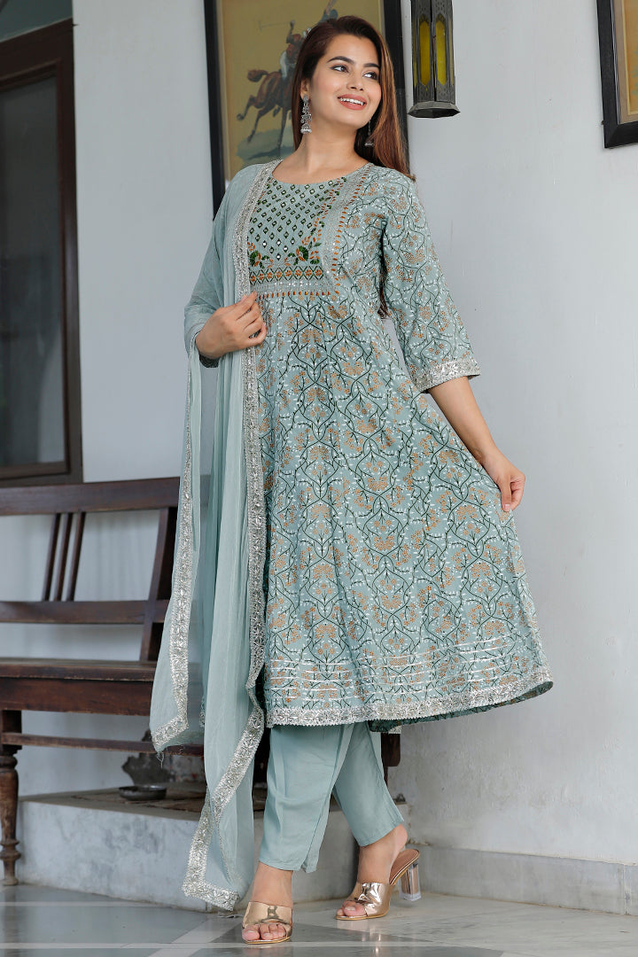 Paardini Women’s Grey Makdi Embroidered Rayon Kurta Set with Chiffon Dupatta