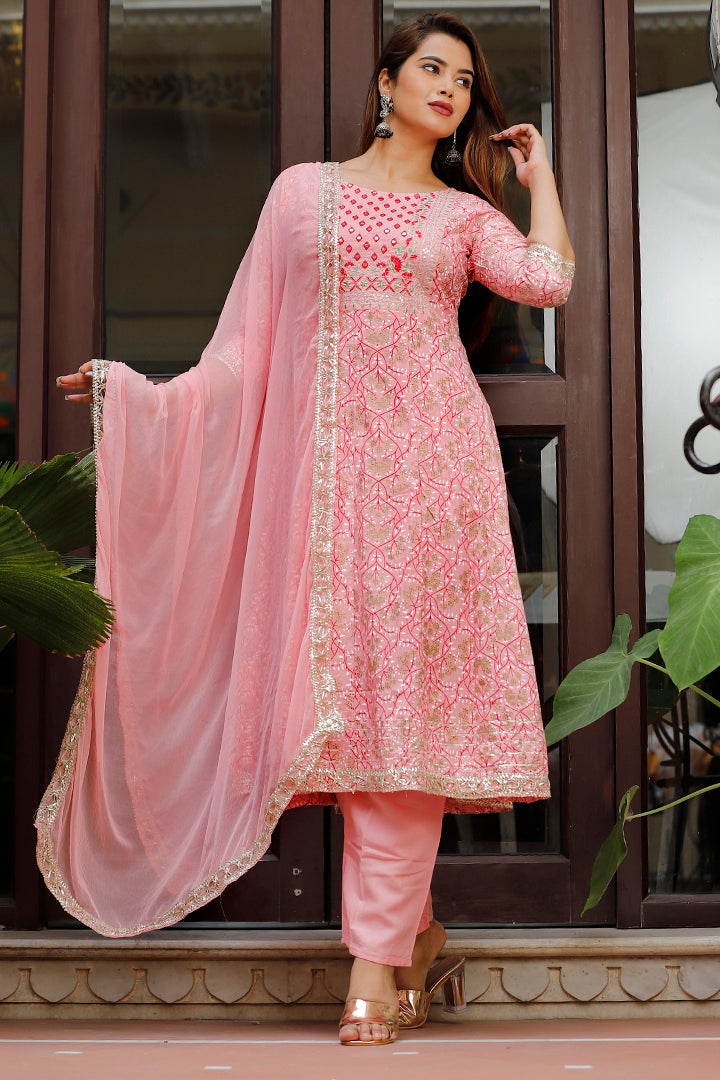 Paardini Women’s Pink Makdi Embroidered Rayon Kurta Set with Chiffon Dupatta