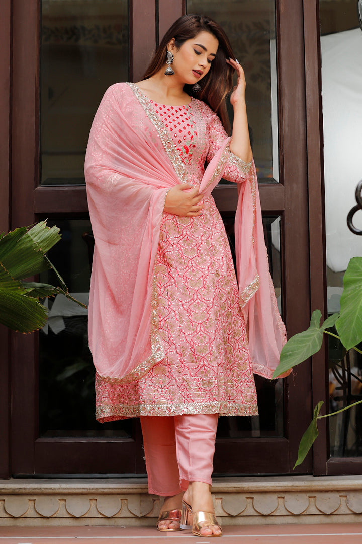Paardini Women’s Pink Makdi Embroidered Rayon Kurta Set with Chiffon Dupatta