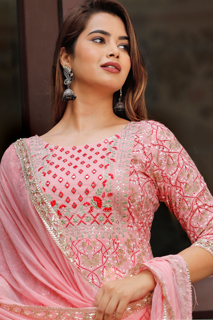 Paardini Women’s Pink Makdi Embroidered Rayon Kurta Set with Chiffon Dupatta